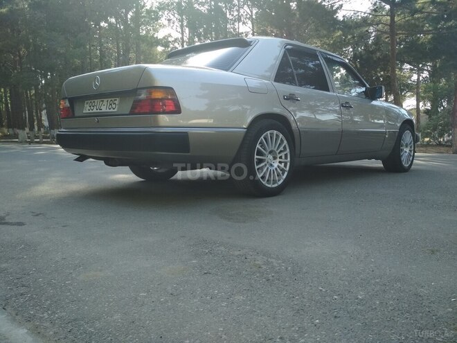 Mercedes E 260 1991, 395,000 km - 2.6 l - Sumqayıt