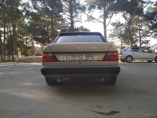 Mercedes E 260 1991, 395,000 km - 2.6 l - Sumqayıt