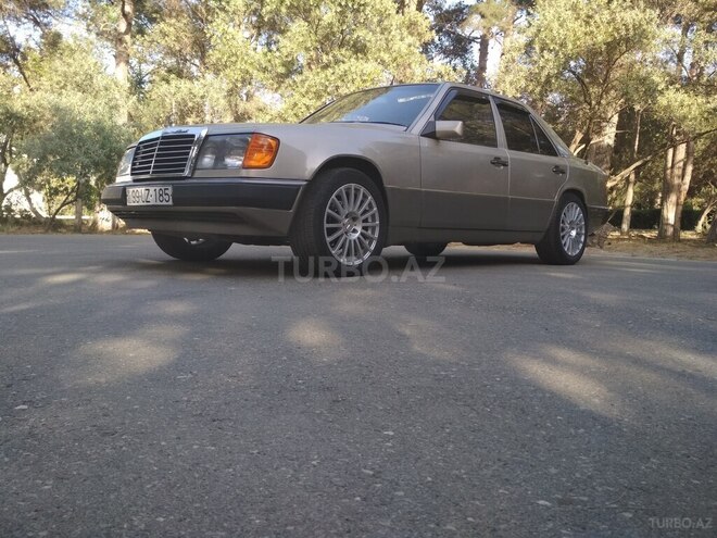 Mercedes E 260 1991, 395,000 km - 2.6 l - Sumqayıt