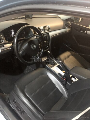 Volkswagen Passat 2012, 220,000 km - 2.5 л - Bakı