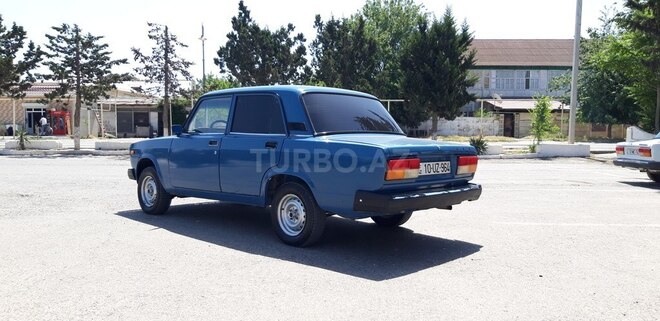 LADA (VAZ) 2107 2006, 200,000 km - 1.6 l - Salyan