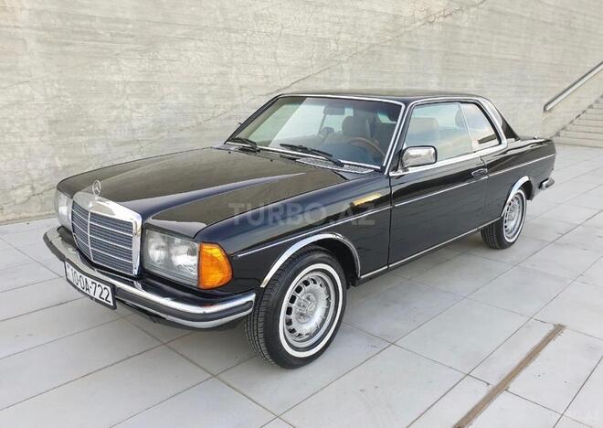 Mercedes  1984, 100,000 km - 2.2 l - Bakı