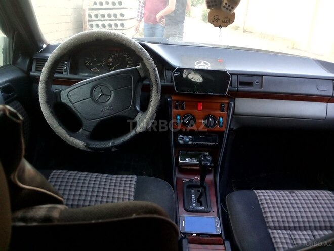 Mercedes E 230 1988, 189,512 km - 2.3 l - Bakı
