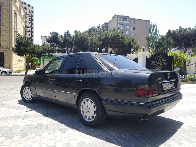 Mercedes E 220 1994, 420,000 km - 2.2 l - Bakı
