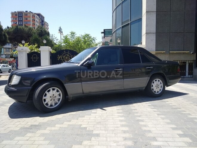 Mercedes E 220 1994, 420,000 km - 2.2 l - Bakı
