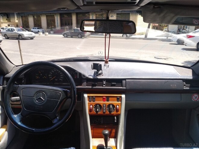 Mercedes E 220 1994, 420,000 km - 2.2 l - Bakı