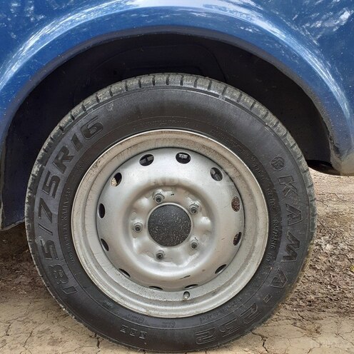 LADA (VAZ) Niva 2015, 76,467 km - 1.7 l - Quba
