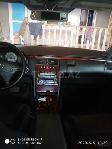 Mercedes E 220 1999, 350,000 km - 2.2 l - Göygöl