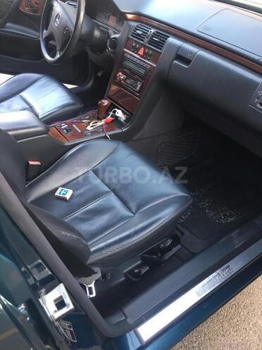 Mercedes E 220 1999, 350,000 km - 2.2 l - Göygöl