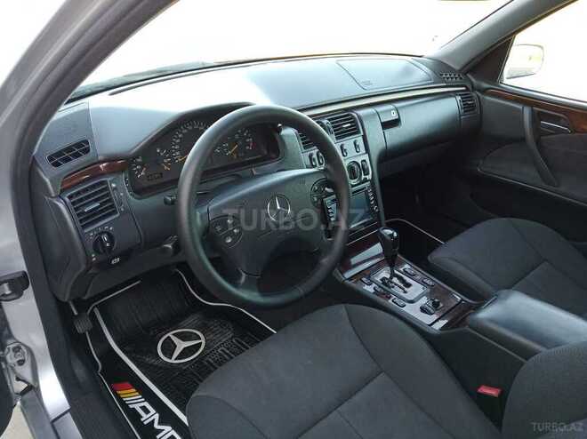 Mercedes E 240 2001, 380,000 km - 2.4 l - Bakı