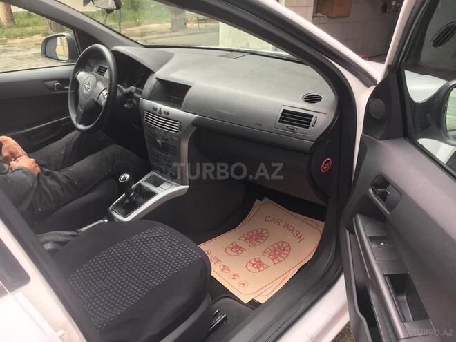 Opel Astra 2010, 148,000 km - 1.4 л - Bakı