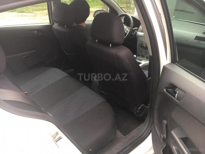 Opel Astra 2010, 148,000 km - 1.4 л - Bakı