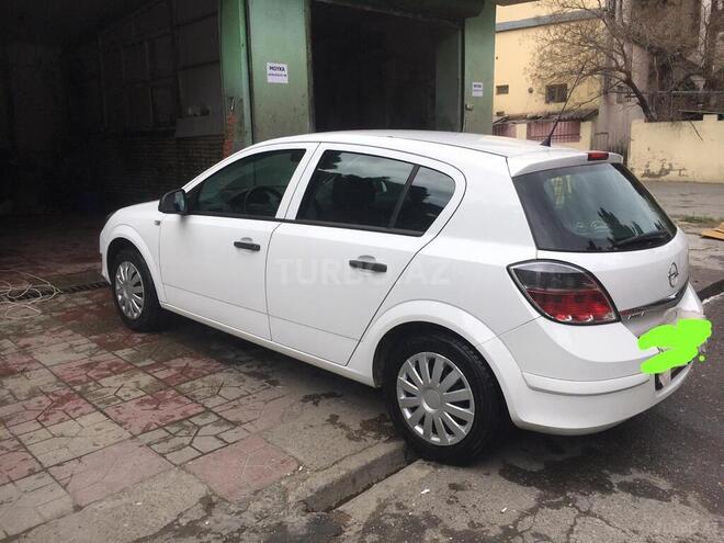 Opel Astra 2010, 148,000 km - 1.4 л - Bakı