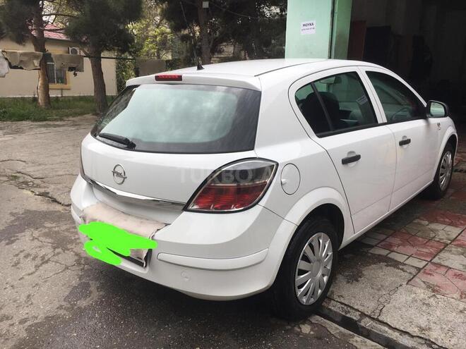 Opel Astra 2010, 148,000 km - 1.4 л - Bakı