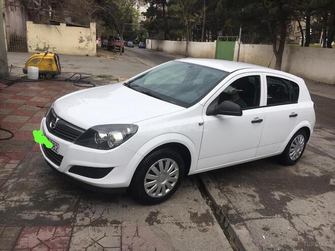 Opel Astra 2010, 148,000 km - 1.4 л - Bakı