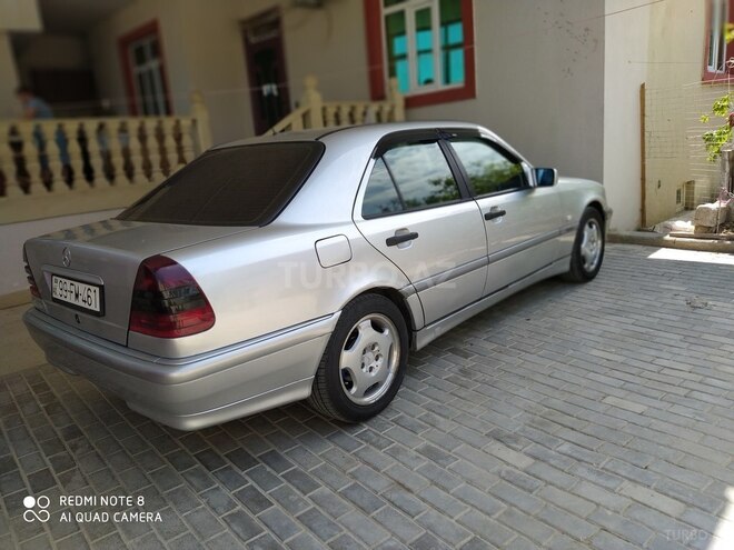 Mercedes C 220 1999, 246,000 km - 2.2 l - Bakı