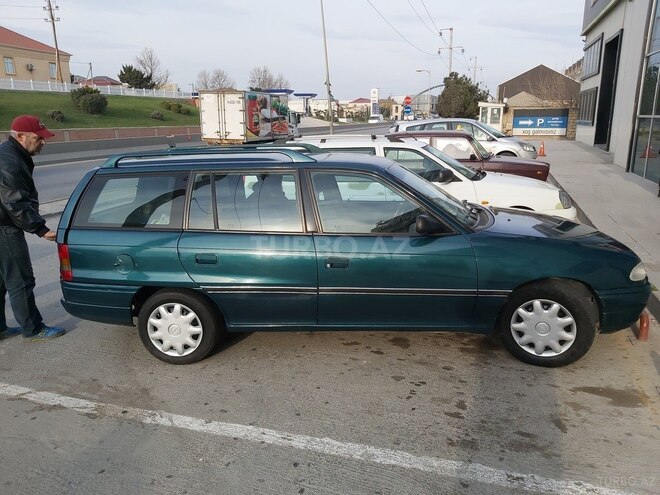 Opel Astra 1995, 250,000 km - 1.6 l - Bakı