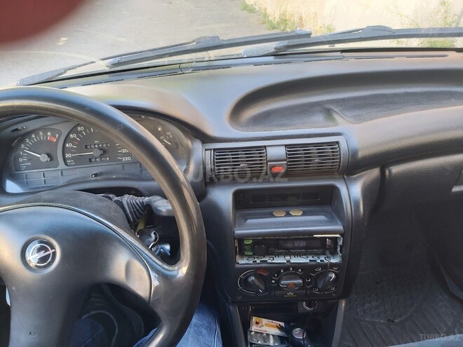Opel Astra 1995, 250,000 km - 1.6 l - Bakı