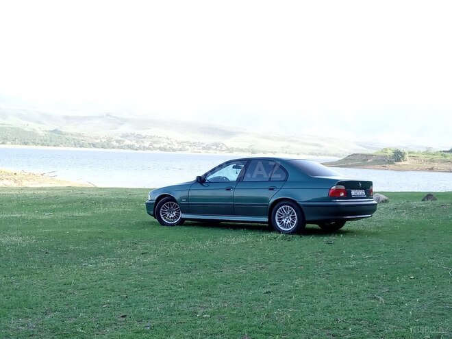 BMW 523 1997, 324,000 km - 2.5 l - Qazax
