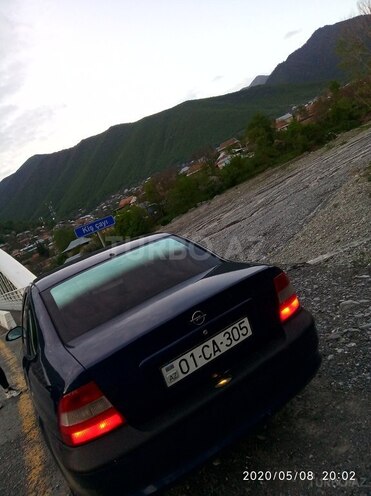Opel Vectra 1995, 255,000 km - 1.8 l - Şəki