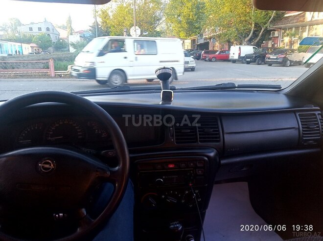 Opel Vectra 1995, 255,000 km - 1.8 l - Şəki
