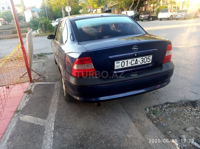 Opel Vectra 1995, 255,000 km - 1.8 l - Şəki