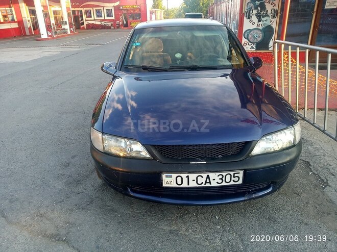 Opel Vectra 1995, 255,000 km - 1.8 l - Şəki