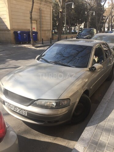 Opel Vectra 1997, 325,000 km - 1.6 l - Qax
