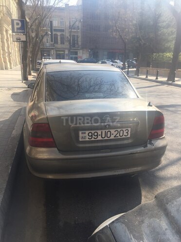 Opel Vectra 1997, 325,000 km - 1.6 l - Qax