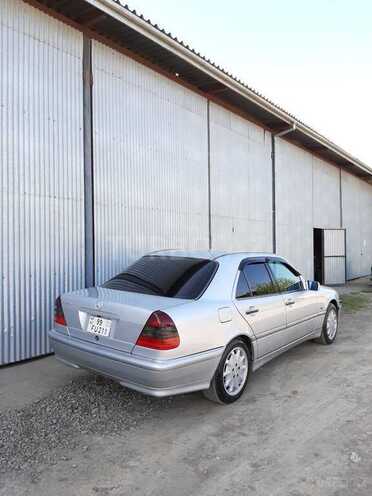 Mercedes C 240 2000, 200,000 km - 2.4 л - Masallı