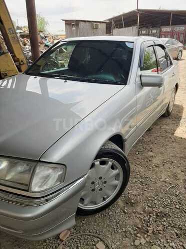 Mercedes C 240 2000, 200,000 km - 2.4 л - Masallı