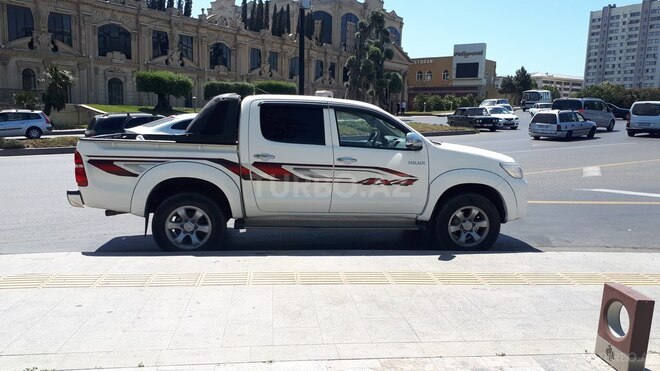 Toyota Hilux 2012, 171,000 km - 2.5 л - Bakı