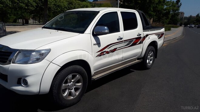 Toyota Hilux 2012, 171,000 km - 2.5 л - Bakı
