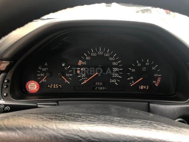 Mercedes E 230 1997, 270,000 km - 2.3 l - Bakı