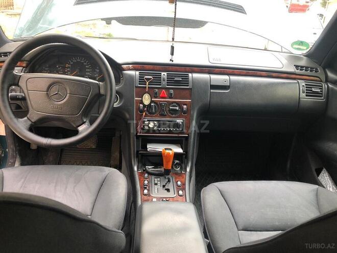 Mercedes E 230 1997, 270,000 km - 2.3 l - Bakı