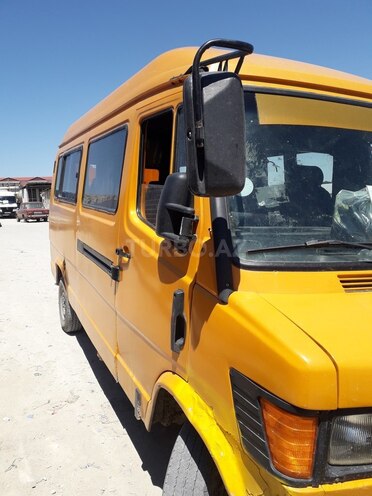 Mercedes 208 D 1992, 579,603 km - 0.2 l - Şəmkir
