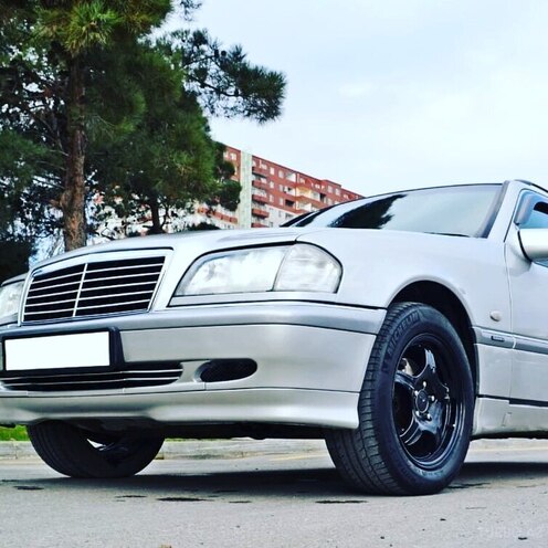 Mercedes C 240 1999, 360,000 km - 2.4 л - Zaqatala