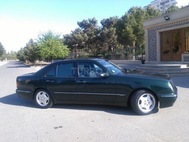 Mercedes E 220 2001, 320,000 km - 2.2 l - Sumqayıt