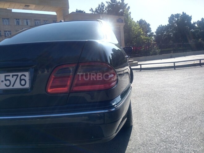 Mercedes E 220 2001, 320,000 km - 2.2 l - Sumqayıt