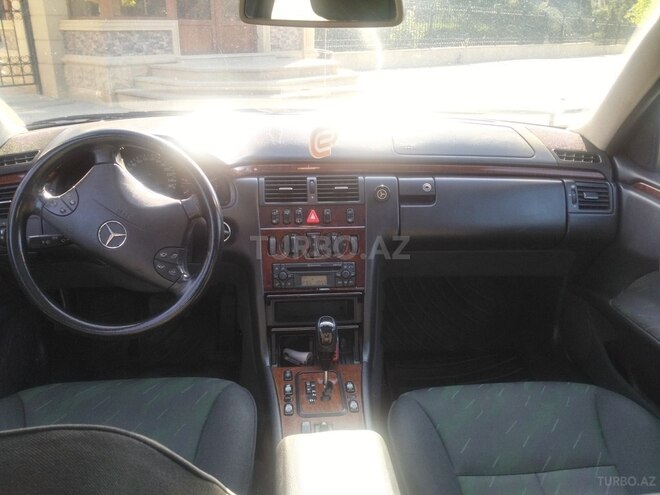 Mercedes E 220 2001, 320,000 km - 2.2 l - Sumqayıt