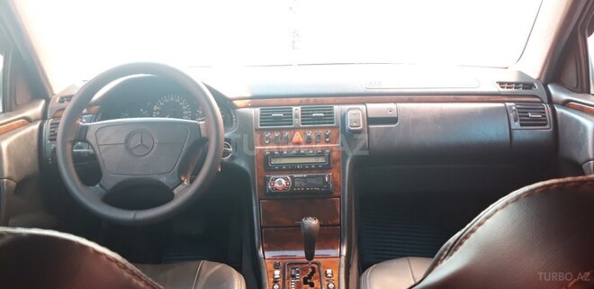 Mercedes E 200 1998, 326,000 km - 2.0 л - Dəliməmmədli