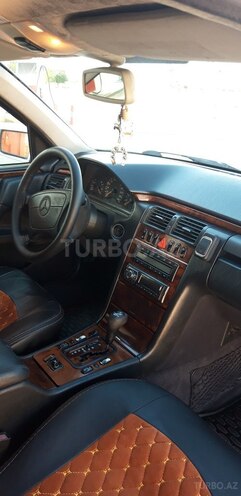 Mercedes E 200 1998, 326,000 km - 2.0 л - Dəliməmmədli