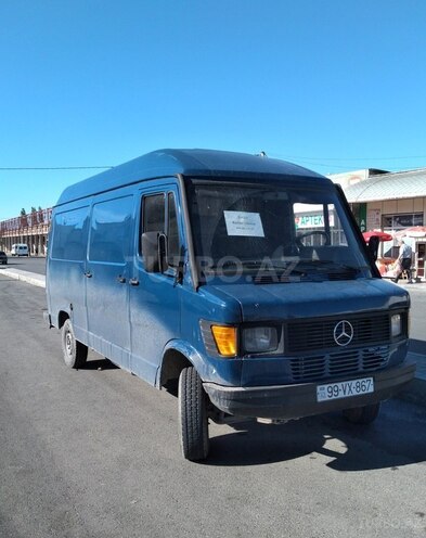 Mercedes 208 D 1991, 240,000 km - 2.3 l - Quba