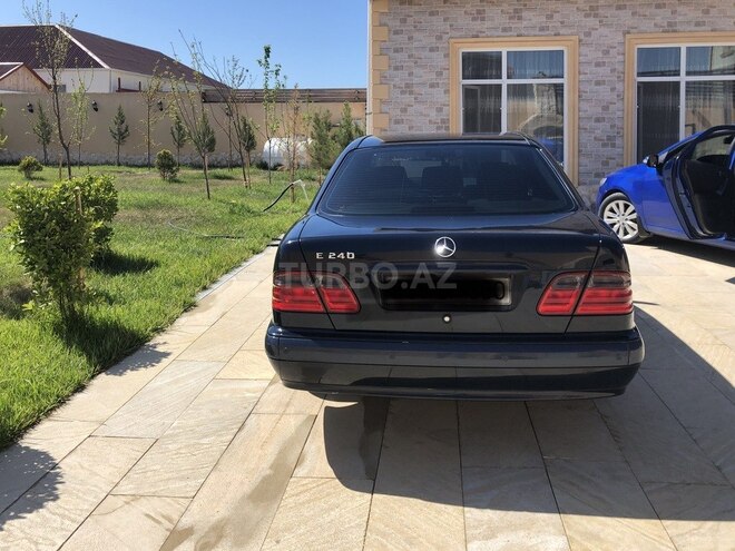 Mercedes E 240 1999, 200,000 km - 2.4 l - Bakı