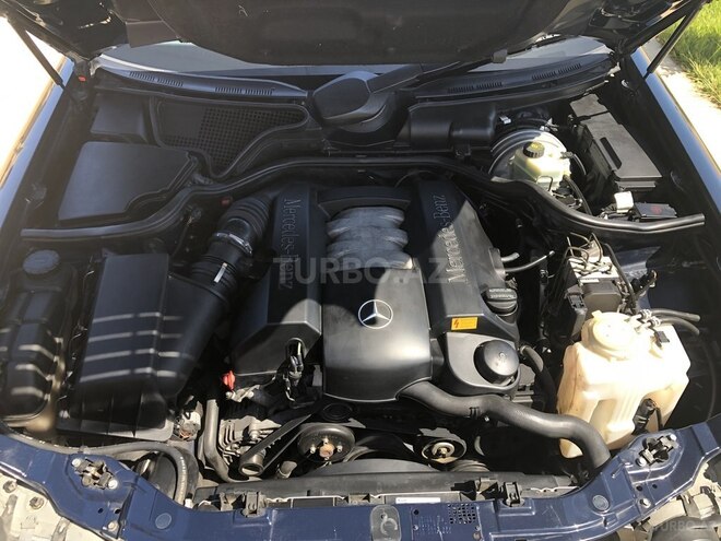 Mercedes E 240 1999, 200,000 km - 2.4 l - Bakı