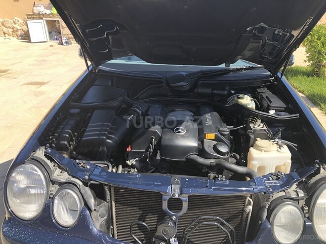 Mercedes E 240 1999, 200,000 km - 2.4 l - Bakı