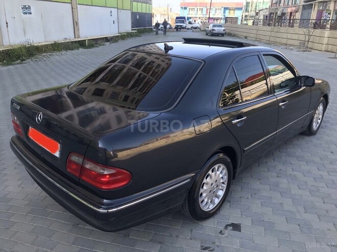 Mercedes E 240 1999, 315,667 km - 2.4 l - Bakı