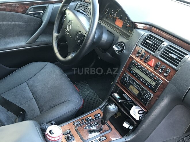 Mercedes E 240 1999, 315,667 km - 2.4 l - Bakı
