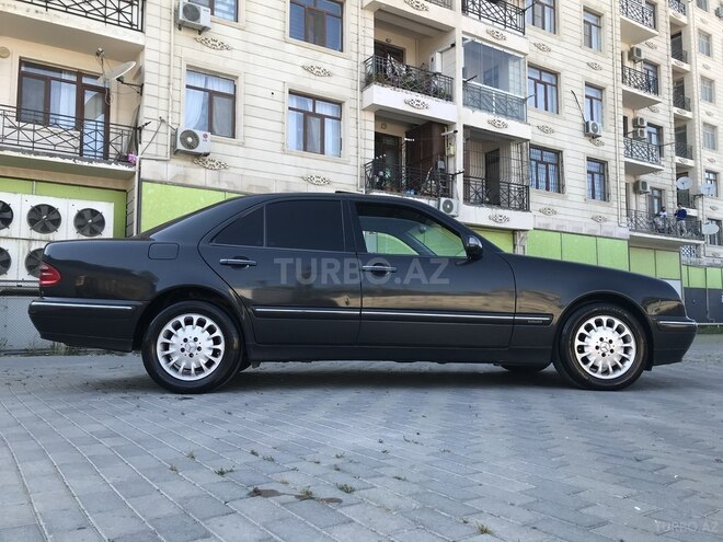 Mercedes E 240 1999, 315,667 km - 2.4 l - Bakı