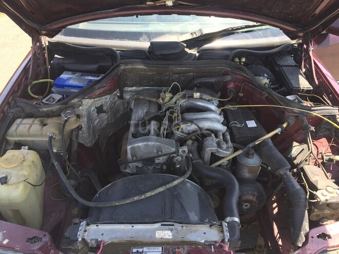 Mercedes E 200 1987, 261,230 km - 2.0 l - Bakı